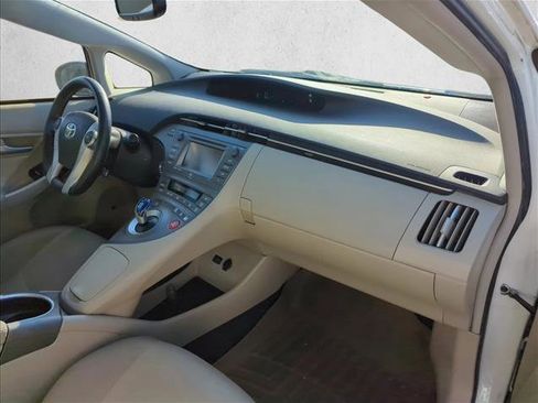 Used 2014 Toyota Prius Four FWD image 25