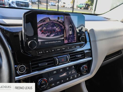 Used 2023 Nissan Pathfinder SL FWD image 24