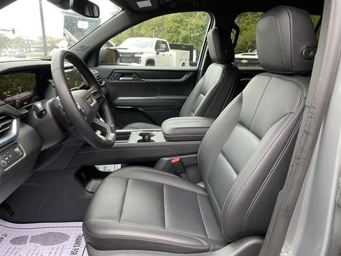 Used 2024 GMC Acadia Elevation image 16