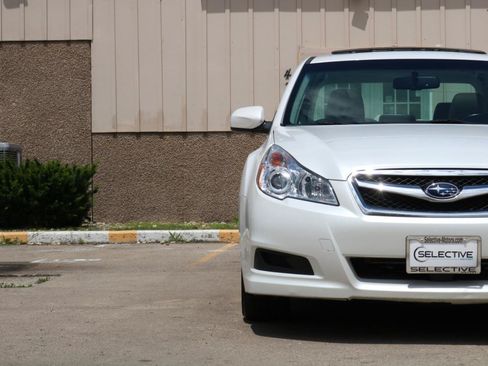 Used 2011 Subaru Legacy 2.5i Limited AWD/4WD image 3
