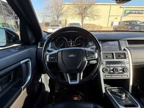 Used 2017 Land Rover Discovery Sport SE image 23