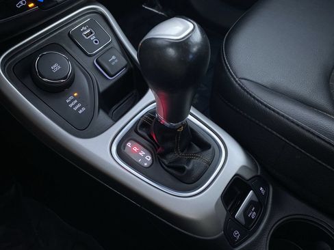 Used 2020 Jeep Compass Latitude w/ Popular Equipment Group AWD/4WD image 7