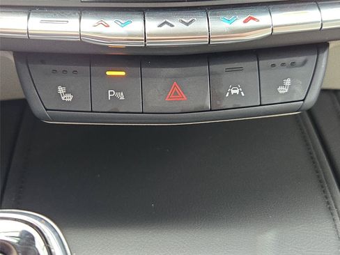 Certified 2023 Cadillac XT4 Luxury w/ Cold Weather Package FWD image 20