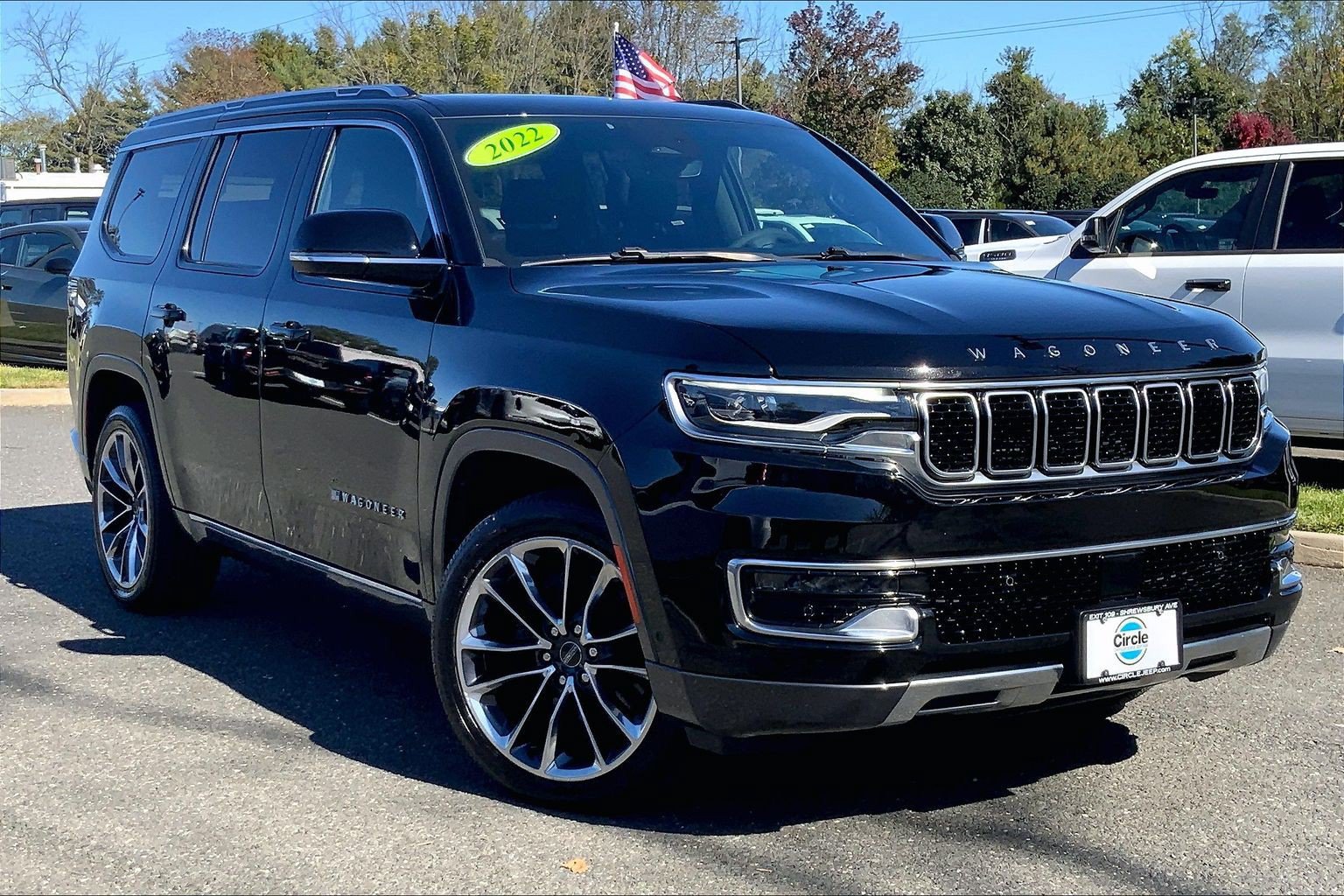 Used 2022 Jeep Wagoneer Series III w/ Premium Group I AWD/4WD image 2
