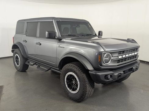 Used 2024 Ford Bronco Black Diamond w/ Sasquatch Package AWD/4WD image 2