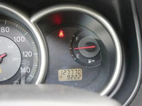 Used 2009 Nissan Versa 1.8 S FWD image 11