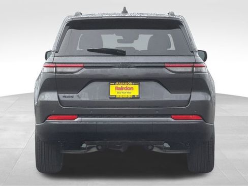 New 2026 Jeep Grand Cherokee Laredo image 9