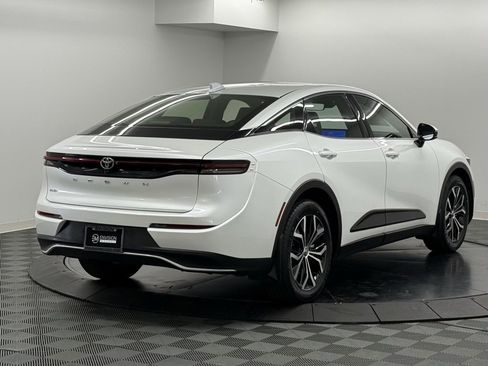 Used 2023 Toyota Crown XLE image 6