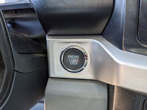 Used 2024 Ford F250 XLT w/ Black Appearance Package image 32