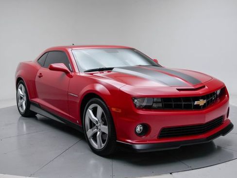 Used 2010 Chevrolet Camaro SS w/ LPO, Ground Effects Package RWD image 9