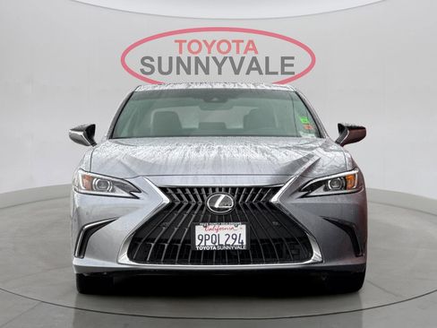 Used 2025 Lexus ES 300h w/ Premium Package image 11