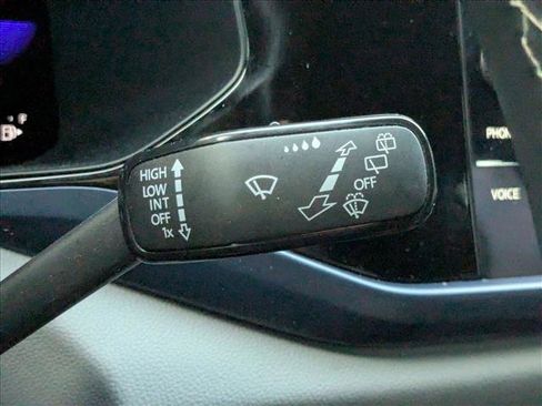 Used 2022 Volkswagen Taos SE image 7