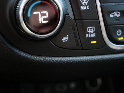 Used 2024 Chevrolet Equinox LT FWD image 27