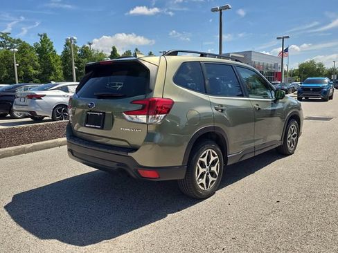 Used 2021 Subaru Forester Premium AWD/4WD image 8