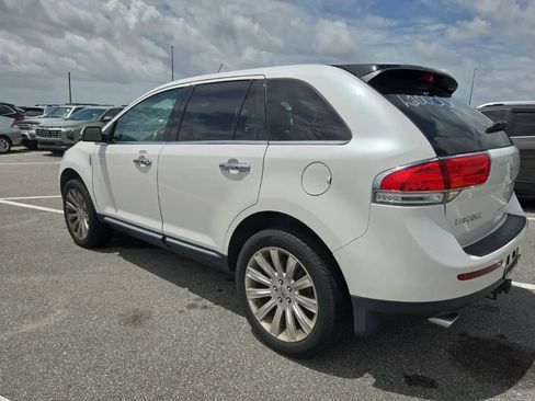 Used 2014 Lincoln MKX FWD w/ Equipment Group 102A image 2