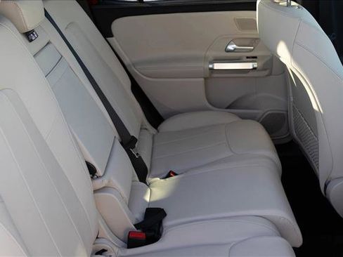 Certified 2026 Mercedes-Benz GLB 250 4MATIC image 27