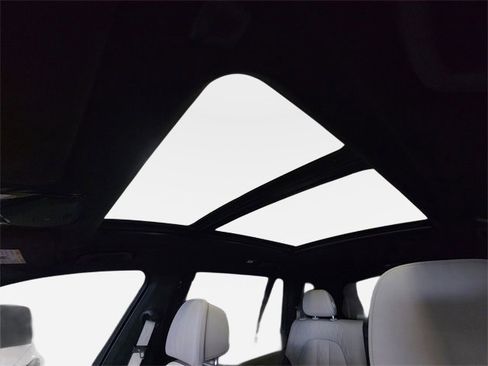 Certified 2023 BMW X7 xDrive40i w/ Executive Package image 26