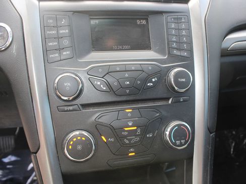 Used 2017 Ford Fusion SE FWD image 17