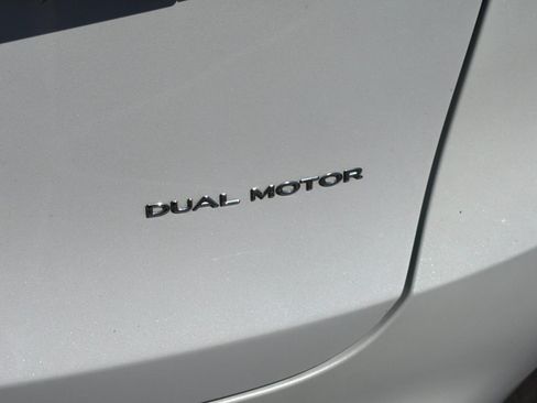Used 2023 Tesla Model Y Long Range AWD/4WD image 24