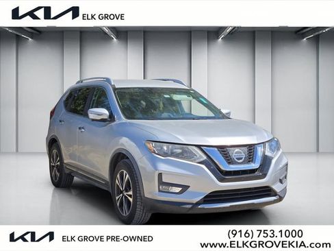 Used 2017 Nissan Rogue SL FWD image 1