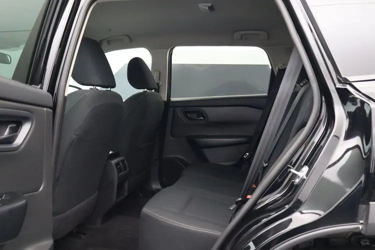 Used 2024 Nissan Rogue S FWD image 12