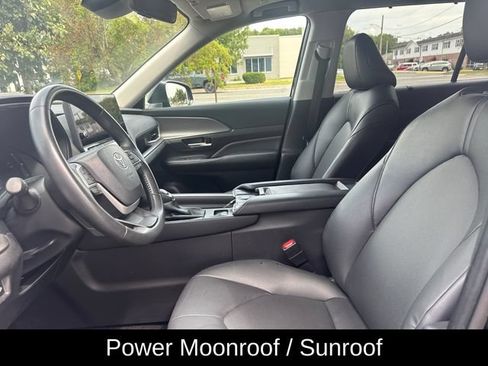 Used 2025 Toyota Grand Highlander AWD Hybrid image 14