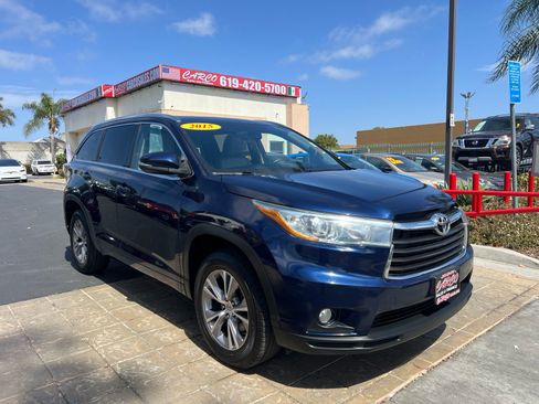 Used 2015 Toyota Highlander XLE FWD image 2