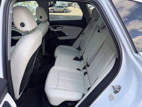 Certified 2025 Audi Q5 Premium w/ Convenience Package AWD/4WD image 15