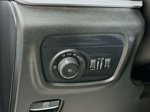 Used 2022 Jeep Grand Cherokee L Limited AWD/4WD image 10