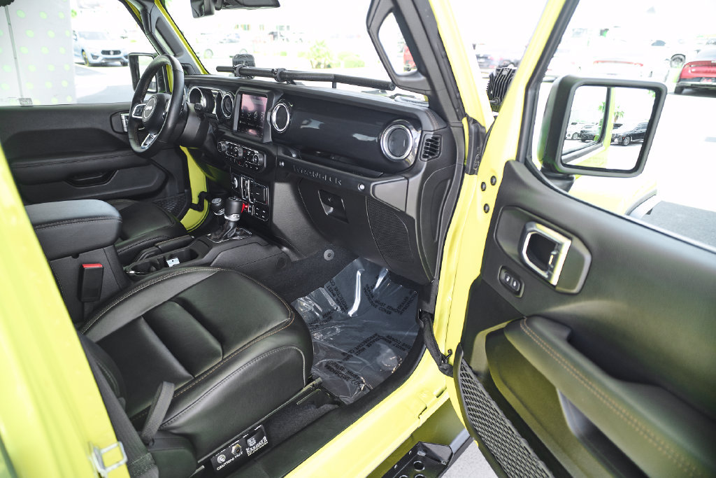 Used 2023 Jeep Wrangler Unlimited Rubicon 392 w/ Xtreme Recon 35" Tire Package AWD/4WD image 11
