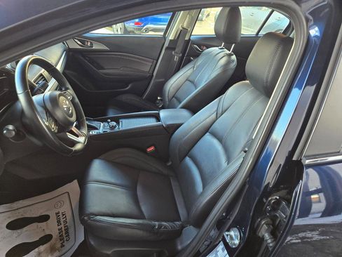 Used 2017 MAZDA MAZDA3 Touring image 17