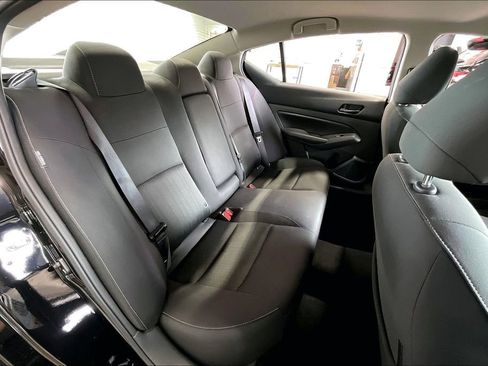Used 2025 Nissan Altima 2.5 SV FWD image 15