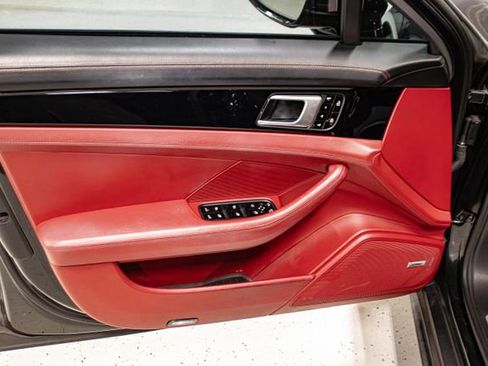 Used 2020 Porsche Panamera 4 image 17