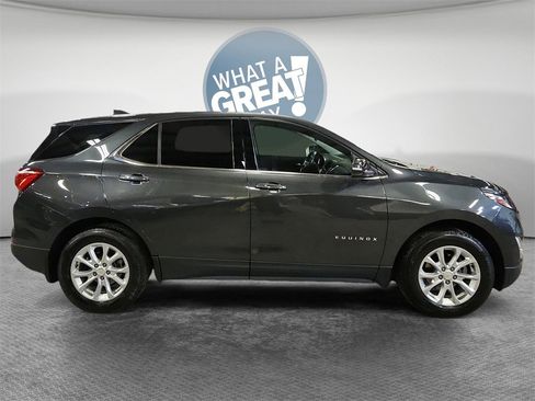 Used 2019 Chevrolet Equinox LT w/ Driver Convenience Package image 2