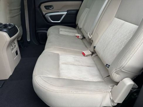 Used 2017 Nissan Titan SV RWD image 11