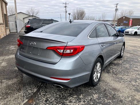 Used 2017 Hyundai Sonata SE image 2