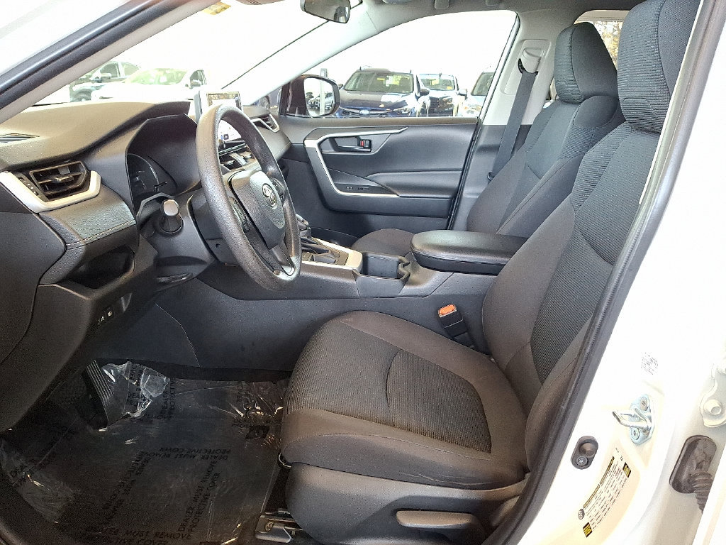 Used 2023 Toyota RAV4 LE FWD image 16