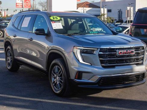 Used 2025 GMC Acadia Elevation image 4