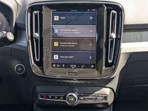 New 2025 Volvo XC40 B5 Ultra w/ Climate Package image 16