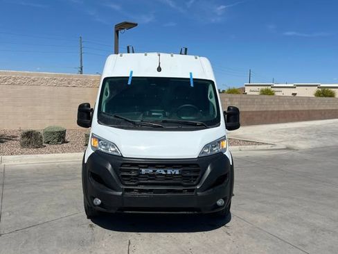 Used 2024 RAM ProMaster 2500 w/ Convenience Group image 4