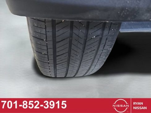 Used 2021 Toyota RAV4 XLE Premium AWD/4WD image 24