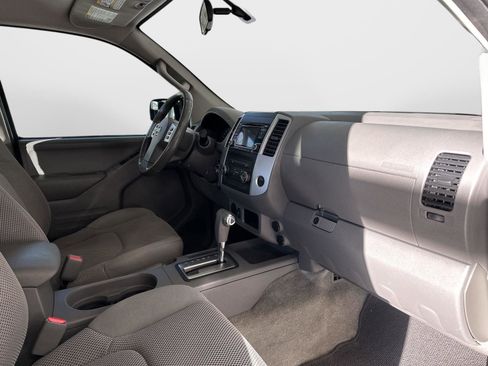 Used 2016 Nissan Frontier SV image 32