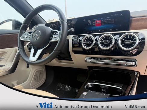 Used 2022 Mercedes-Benz A 220 4MATIC image 31