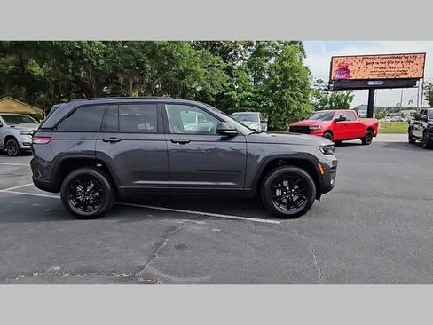New 2025 Jeep Grand Cherokee Altitude image 37