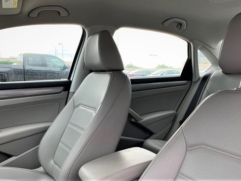 Used 2015 Volkswagen Passat 1.8T Limited Edition FWD image 10