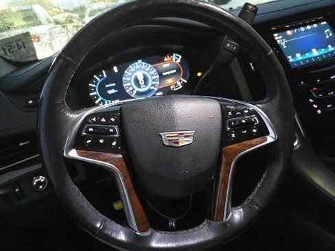 Used 2019 Cadillac Escalade Luxury image 5