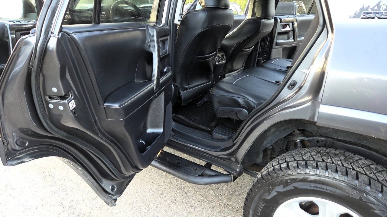 Used 2014 Toyota 4Runner SR5 AWD/4WD image 37