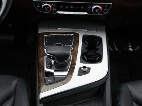 Used 2019 Audi Q7 2.0T Premium Plus w/ Premium Plus Package AWD/4WD image 17
