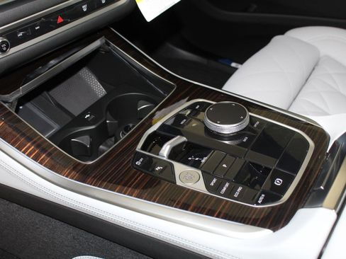 New 2026 BMW X5 sDrive40i w/ Climate Comfort Package image 16