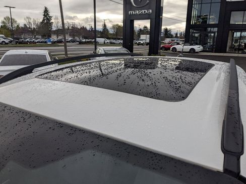 Used 2017 Ford Escape Titanium AWD/4WD image 10